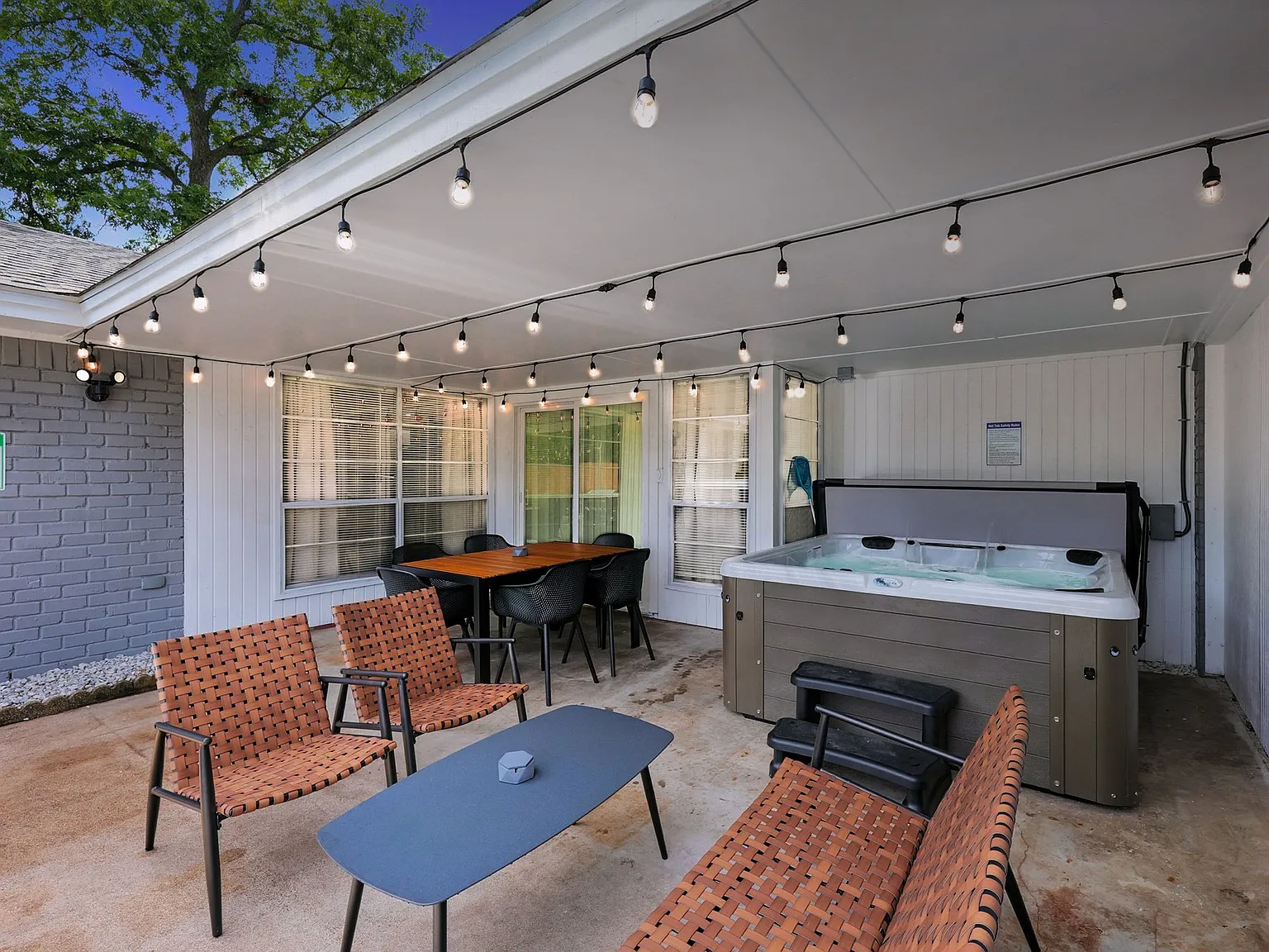 5 bed, 1863 sqft, $8,750 — Photo 3