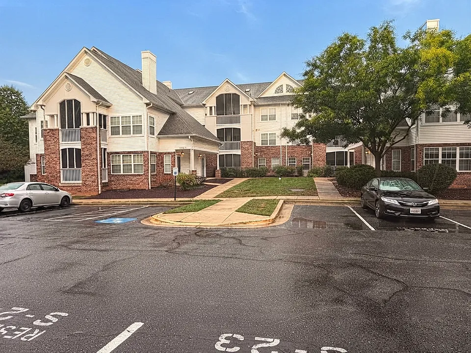 6522 Lake Park Dr #102
