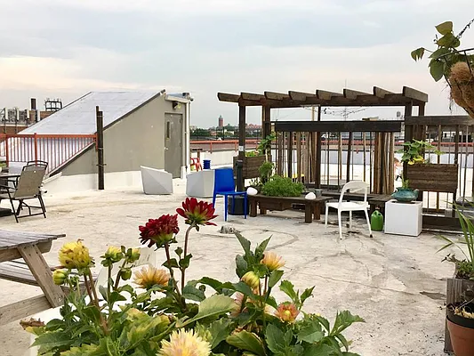 Rented by Manhattan Management LLC | media 65