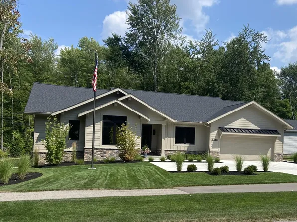3440 N Squirrel Rd, Auburn Hills, MI 48326