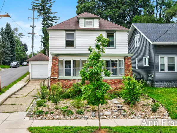 1122 Hall St SE, Grand Rapids, MI 49507