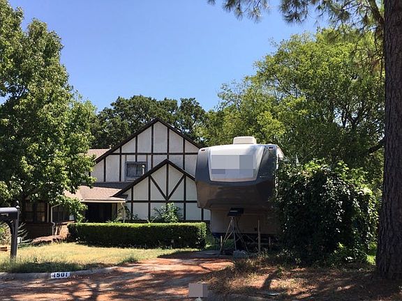 3rd image of 1501 Angelina Bend Dr
