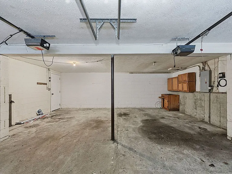 4321 Westwood Northern Blvd — Photo 36