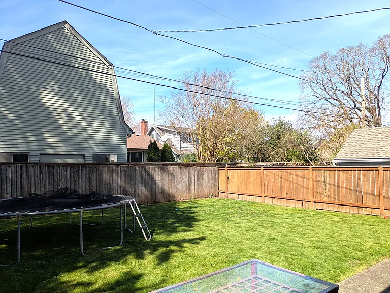 7081 N University Ave — Photo 15