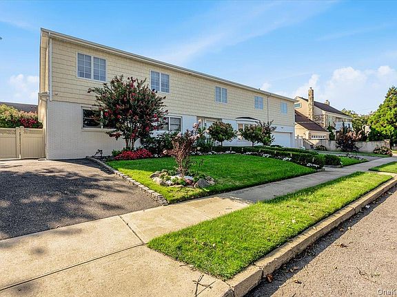 2nd image of 85 Suffolk Boulevard