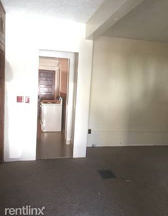 00909_66Ic5MroGZs_600x450