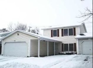 1946 Wildwood Cir, Glendale Heights, IL
