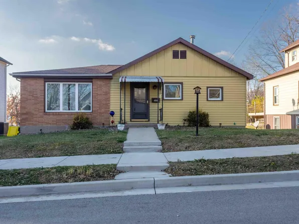 245 Beecher St, East Dubuque, IL 61025