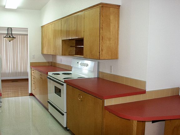 3rd image of 1208 S Jefferson Ave