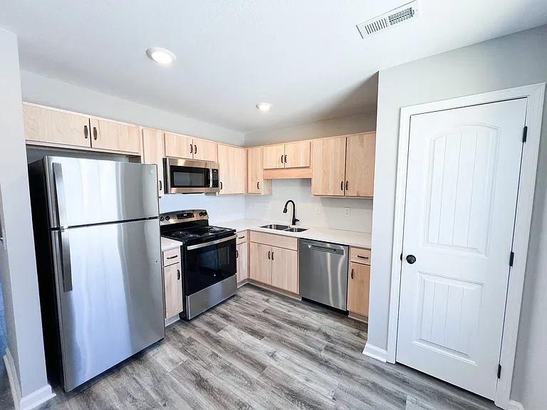 2208 Eldos Trace Cir #F — Photo 4