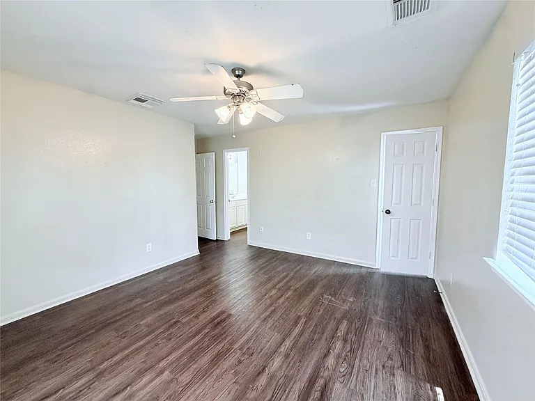 7403 Bering Landing Dr — Photo 37
