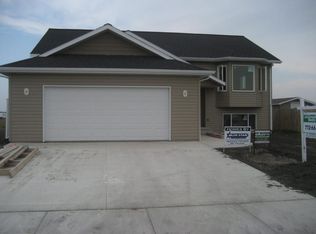 2448 42nd Ave S, Grand Forks, ND 58201