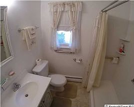 4th image of 619 Jamaica Blvd
