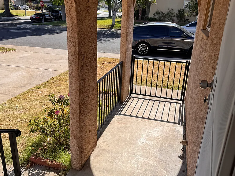 764 W Flora St — Photo 19