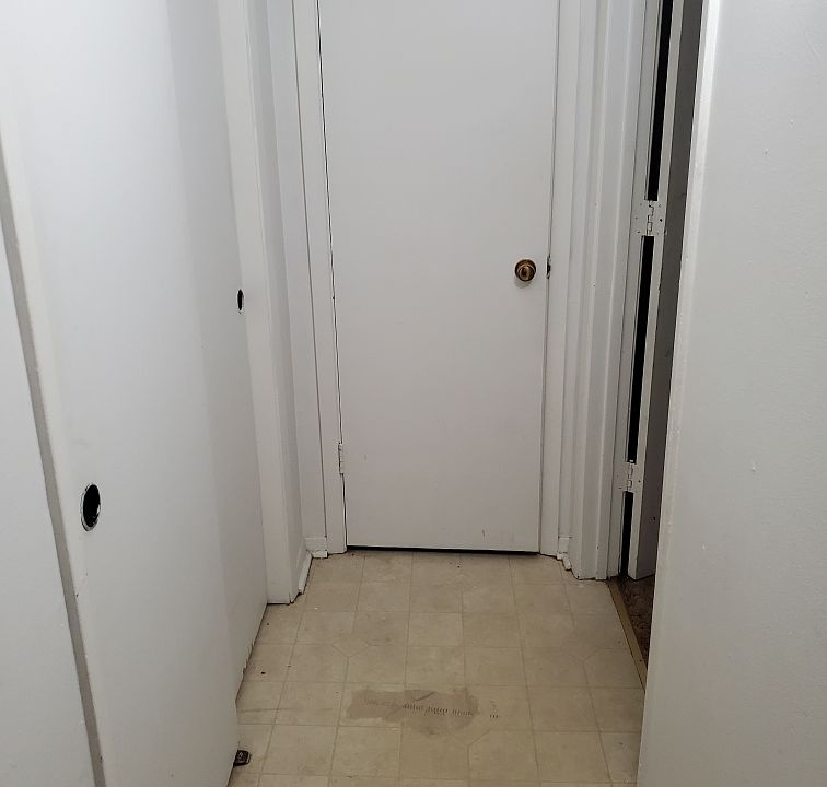 1st image of 906 Grant St #216