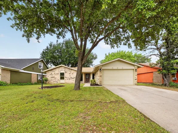 562 Kent Dr, Lewisville, TX 75067