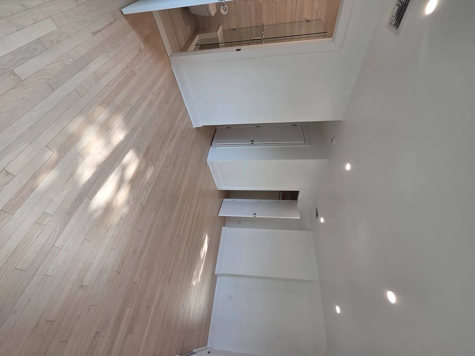 Studio, $7,000 — Photo 4