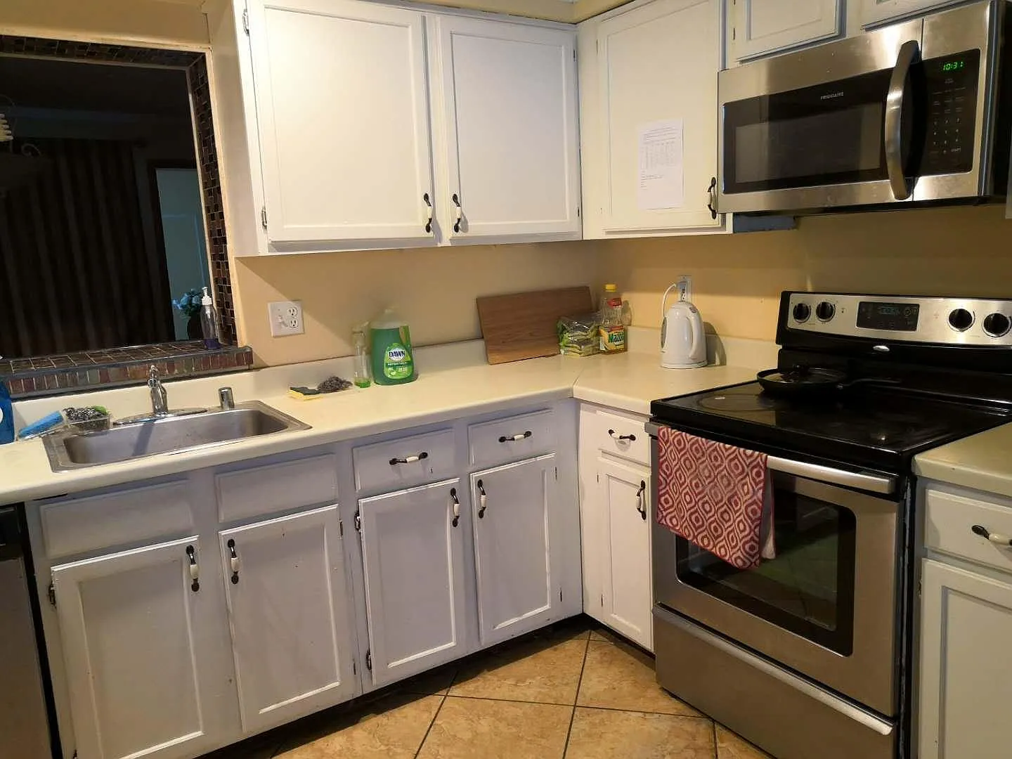 1 bed, 300 sqft, $1,200 — Photo 2