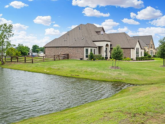 3rd image of 1449 Flanagan Farm Dr