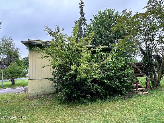 5th image of 1688 Ridgeway Dr