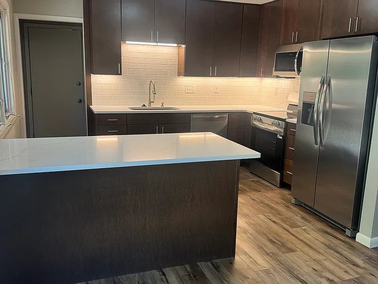436 Baylor St — Photo 3