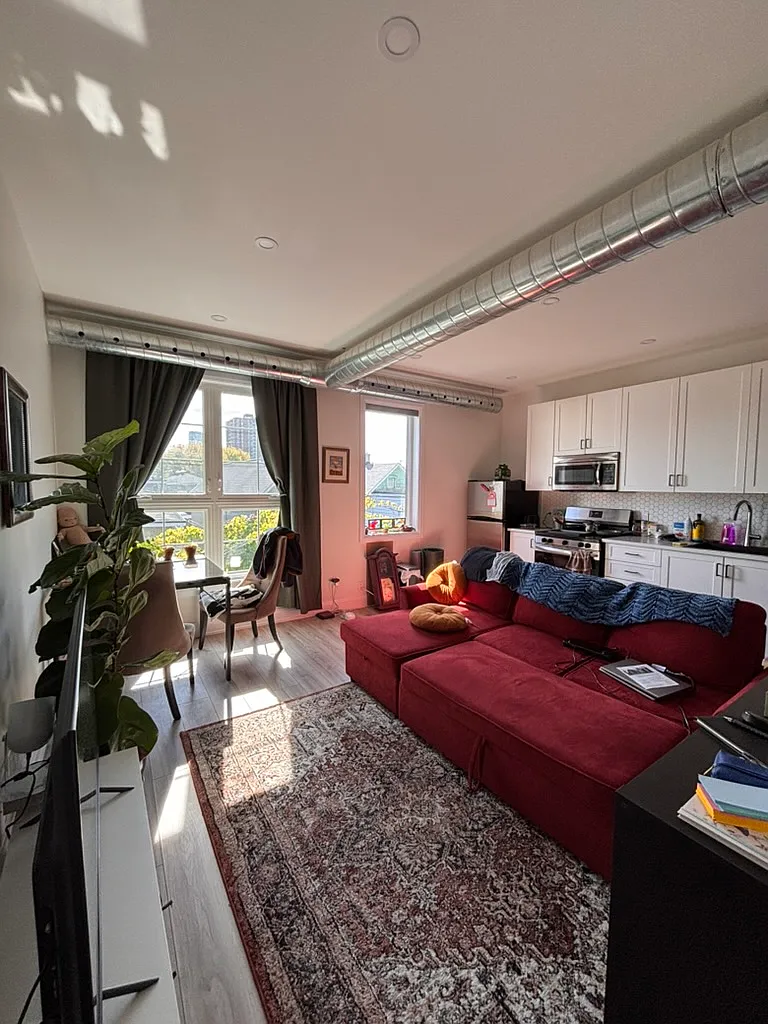 1 bed, 1.0 bath, 700 sqft, $1,860 — Photo 1