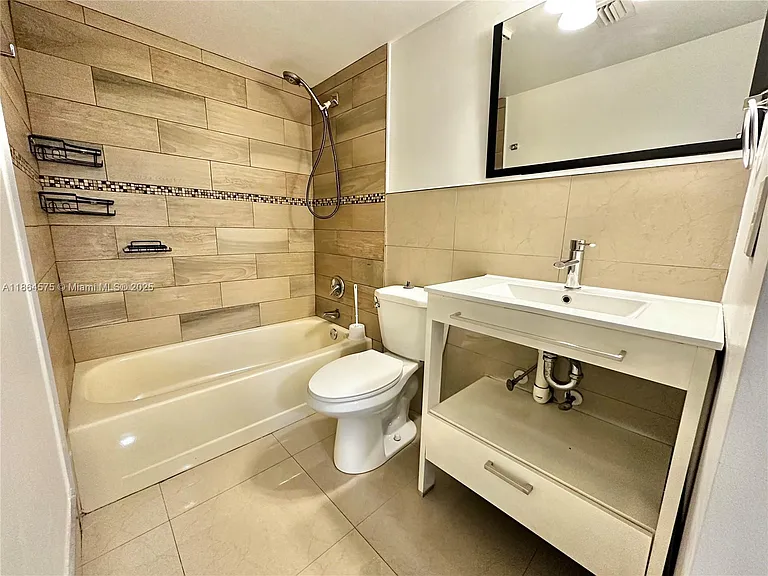 4245 S Pine Island Rd — Photo 4
