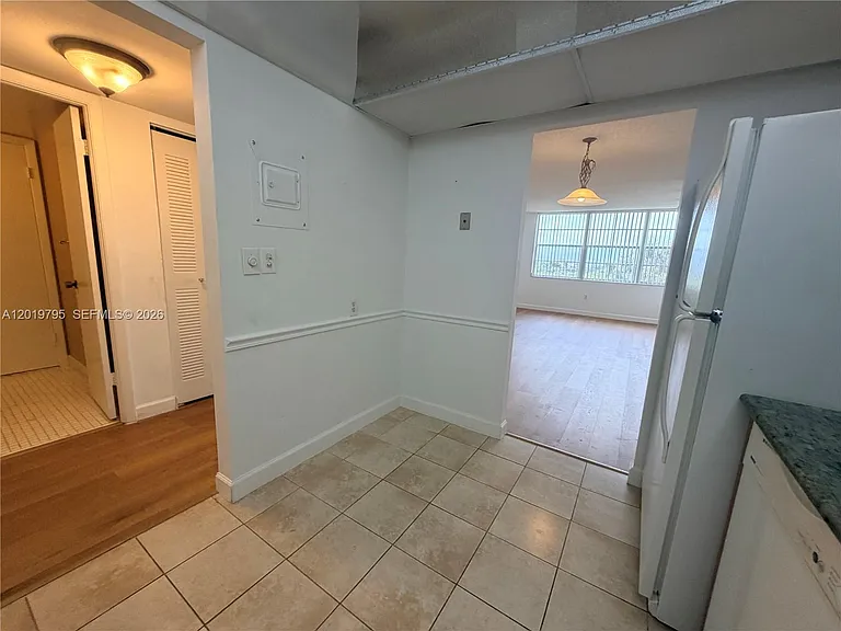 1100 Saint Charles Pl #620 — Photo 5