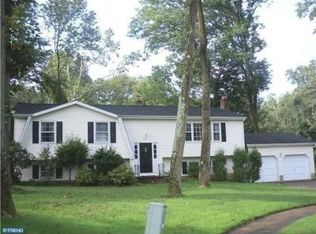 18 Sandy Ln, Ewing, NJ 08628