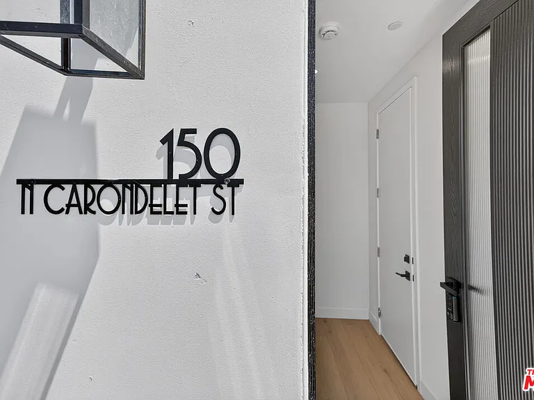 150 N Carondelet St — Photo 39