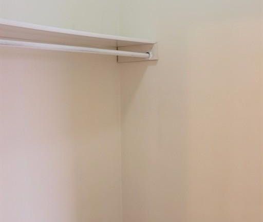 3rd image of 4614 N Paulina St APT 404W
