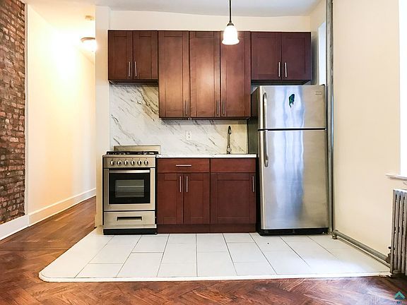 2nd image of 1166 Pacific St APT 3A