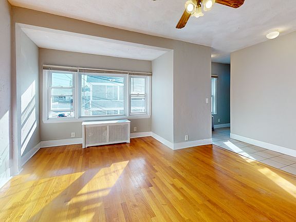 3rd image of 50 Plymouth St