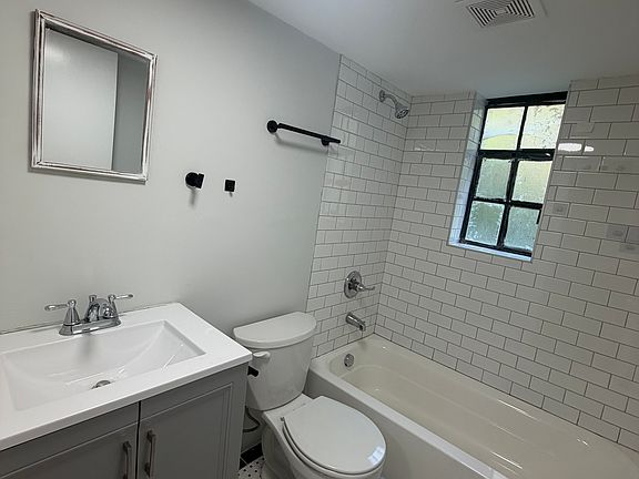 5th image of 700 Chalfonte Pl APT 2