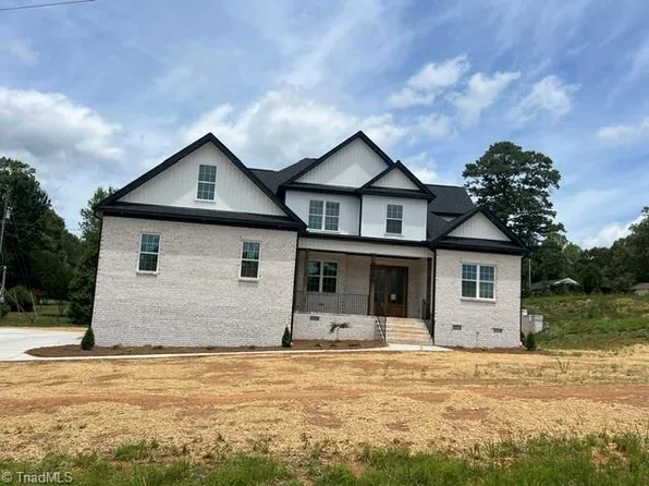 6998 Colleen Ct, Summerfield, NC 27358