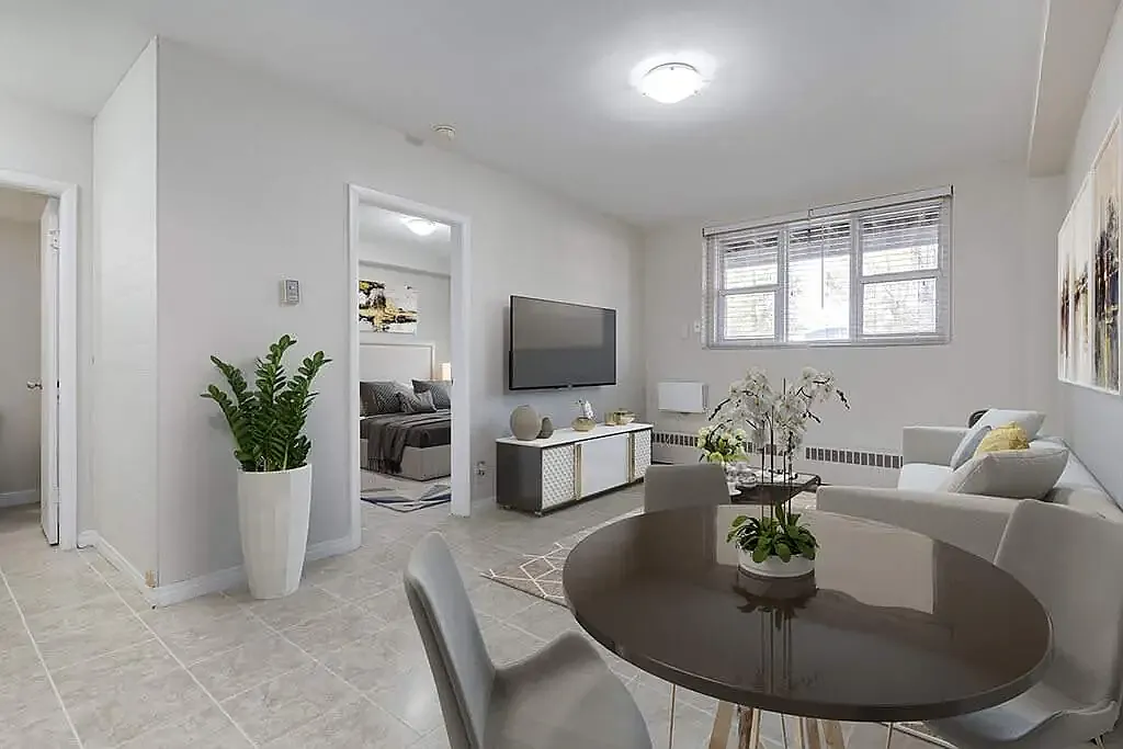 Park Apartments — Photo 1