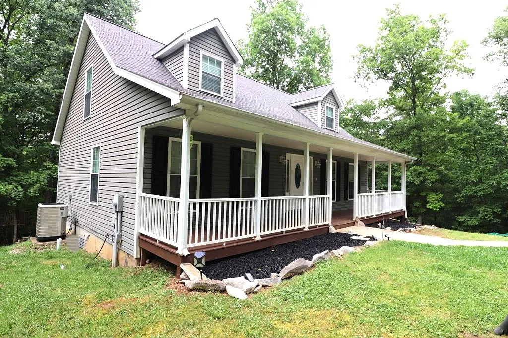 140 Pine Needle Ln — Photo 3