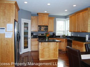 624 E Johnson St, Carlton, OR