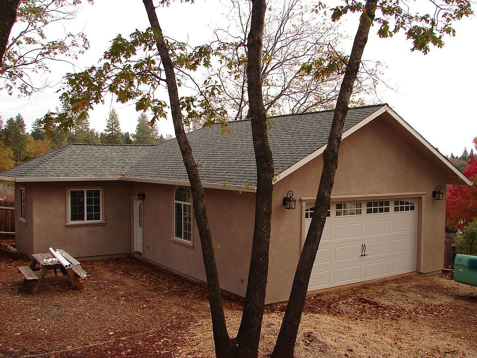 Extra 4 car garage