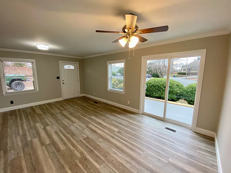 4 Wilshire Dr — Photo 6
