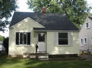 592 Pinewood St, Ypsilanti, MI 48198