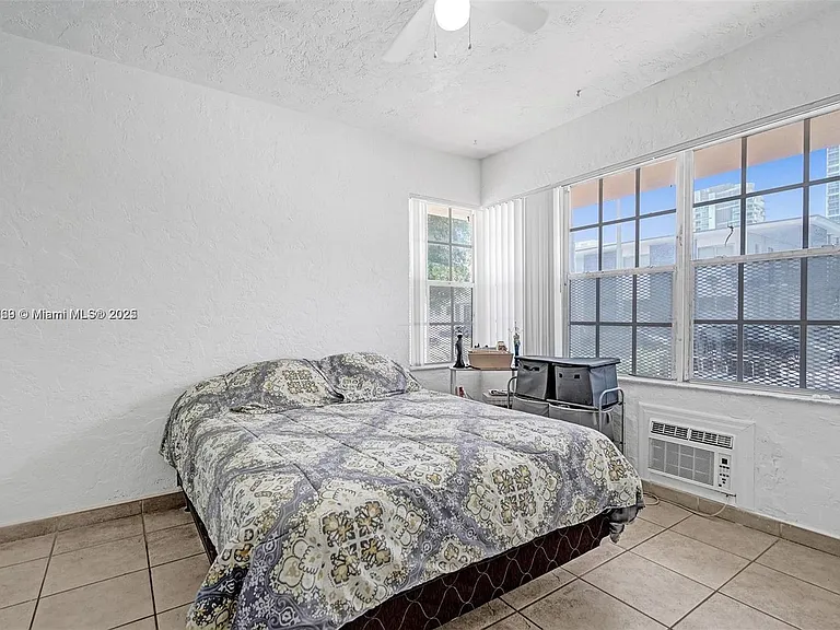 6860 Abbott Ave #4 — Photo 3