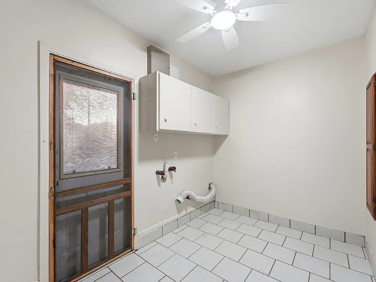 8607 Norwich Dr — Photo 31
