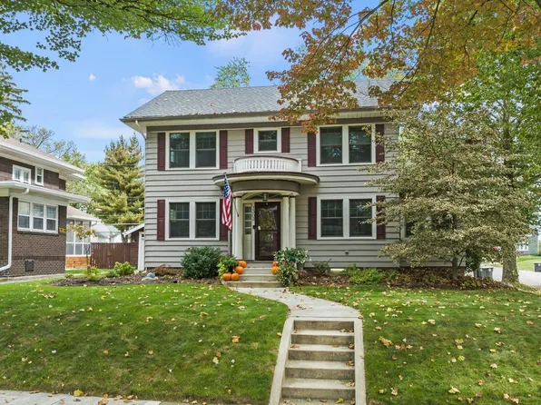1302 Kensington Blvd, Fort Wayne, IN 46805
