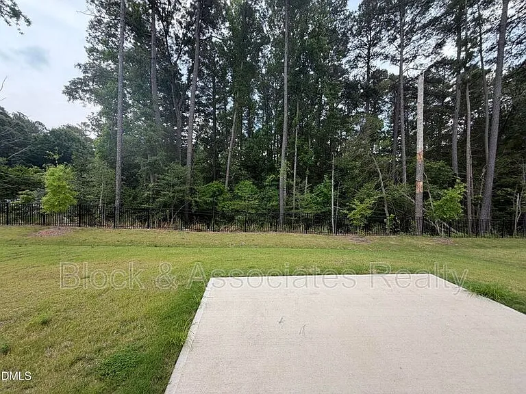 611 Contento Ct — Photo 19
