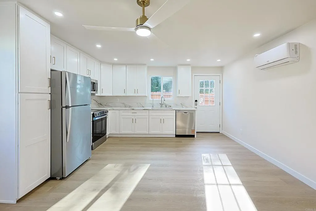 3 bed, 1197 sqft, $3,500 — Photo 3