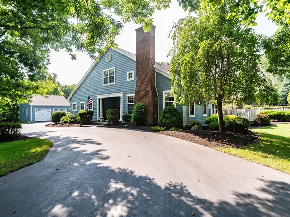 7 Valle Dr, Batavia, NY 14020