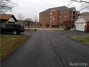 5th image of 610 Country Club Dr