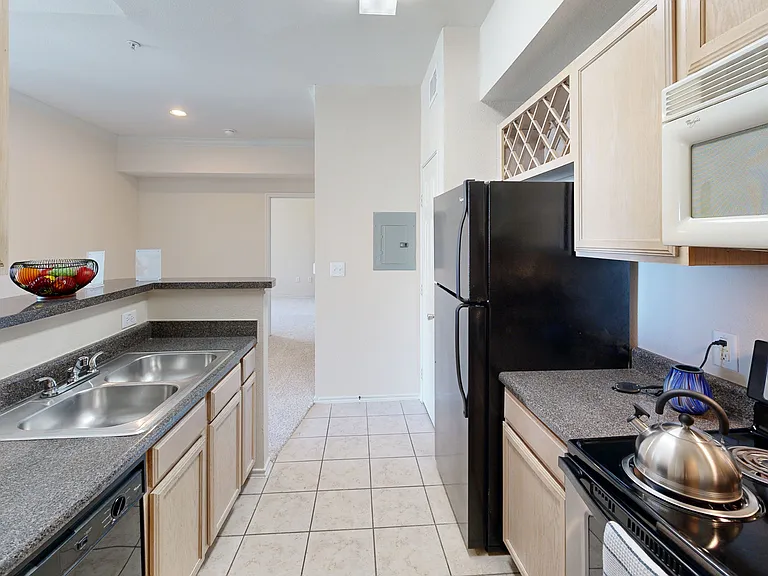 Lakeline Villas — Photo 107