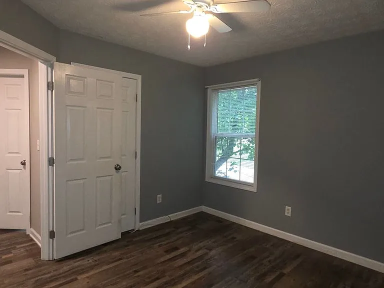 1550 Cedar Hl — Photo 32